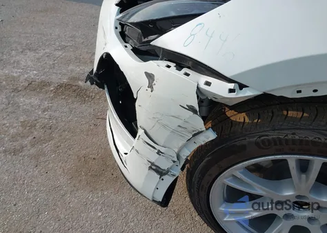 2023 Tesla Model Y Awd/Long Range Dual Motor All-Wheel Drive z USA, uszkodzony, nr VIN 7SAYGAEE2PF648446